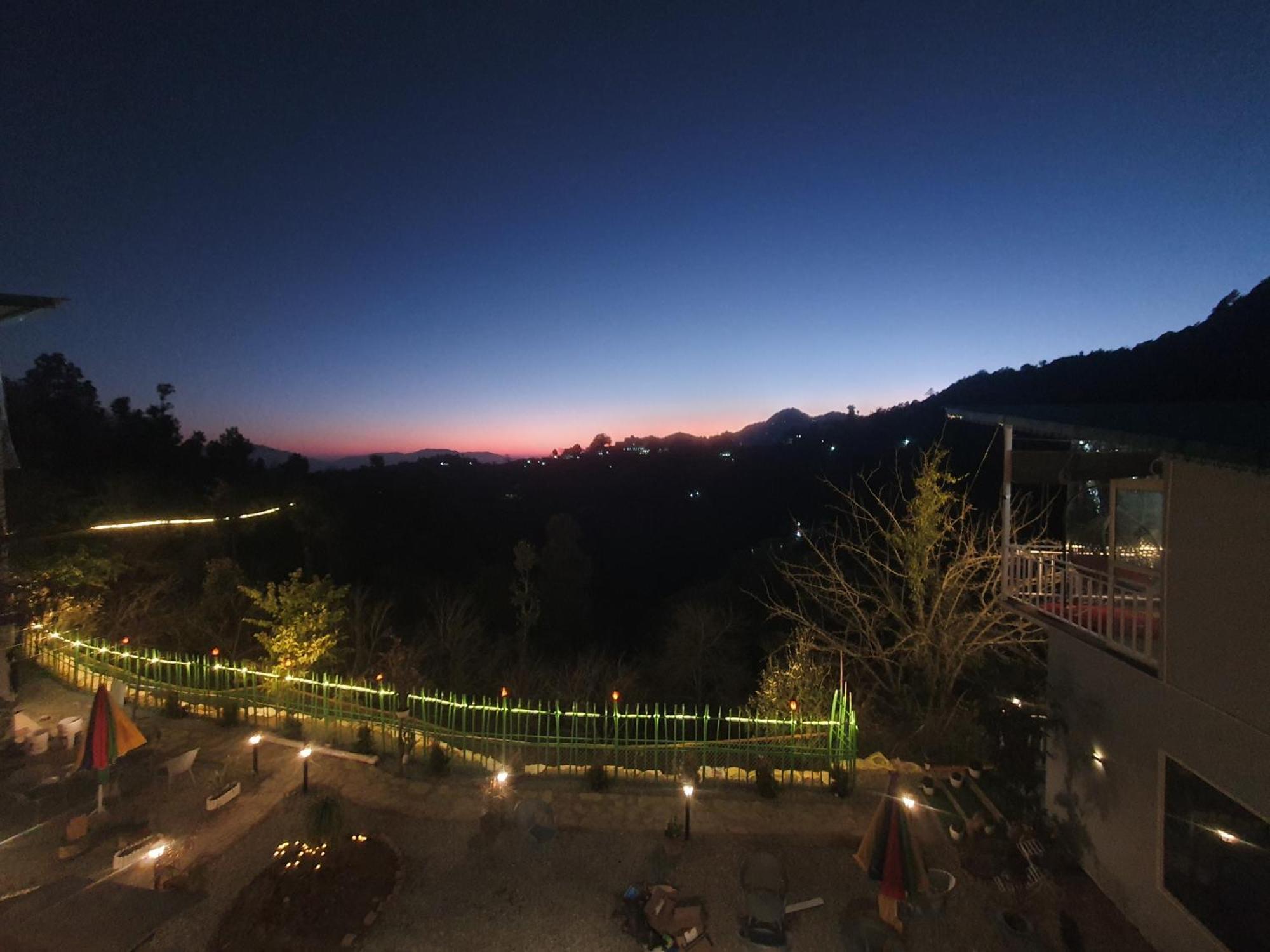 The Rare One'S Mukteshwar - Resort & Cafe Kültér fotó