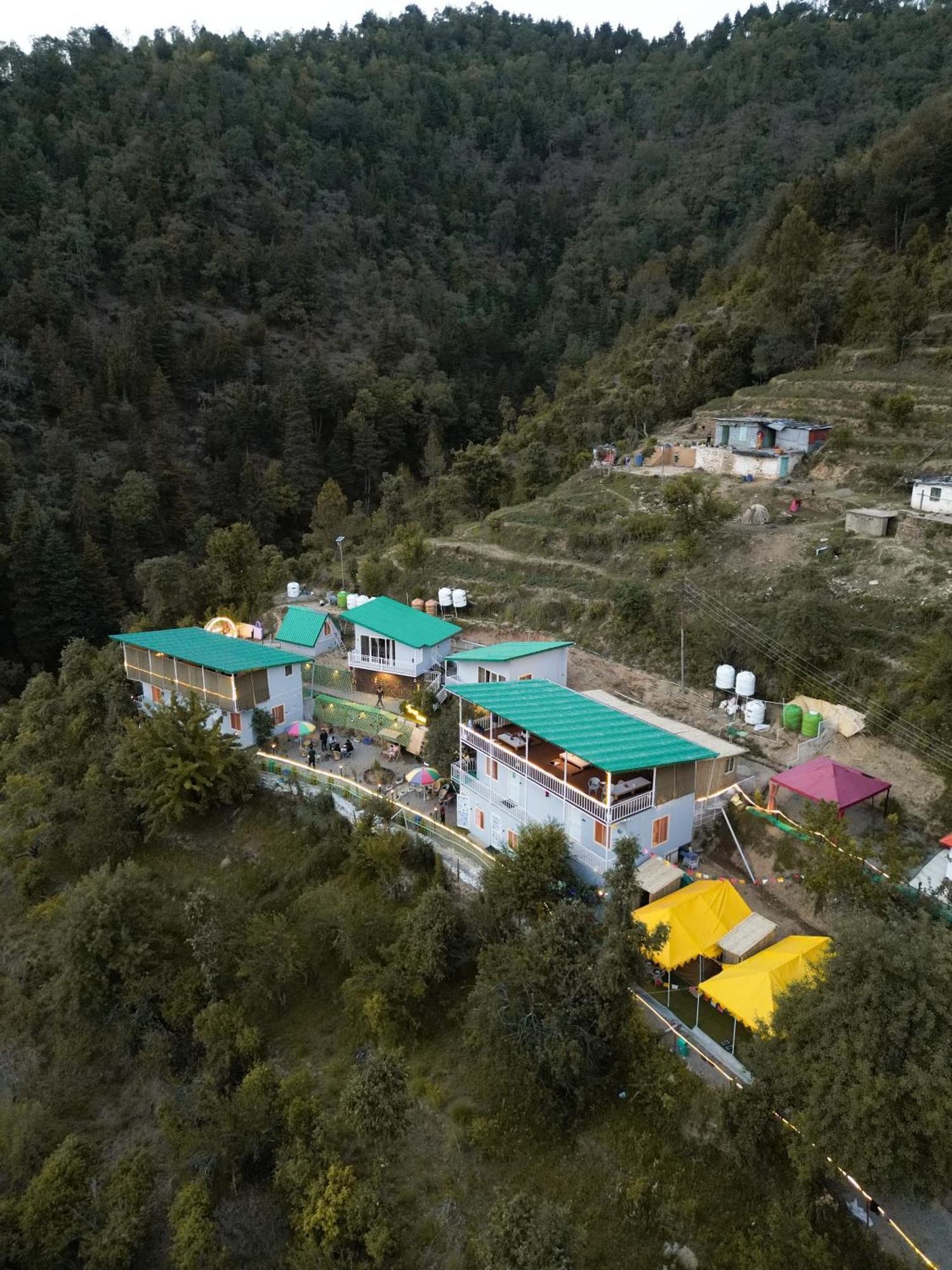 The Rare One'S Mukteshwar - Resort & Cafe Kültér fotó